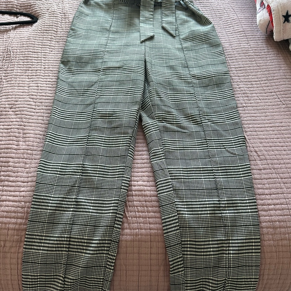 Women’s plaid pants